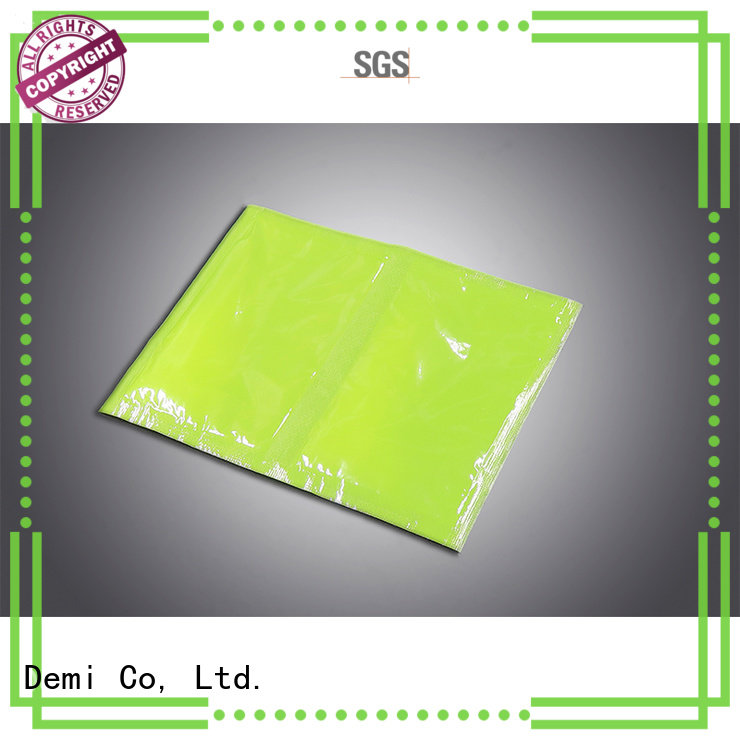 Demi soaker pads to prevent spillage for food