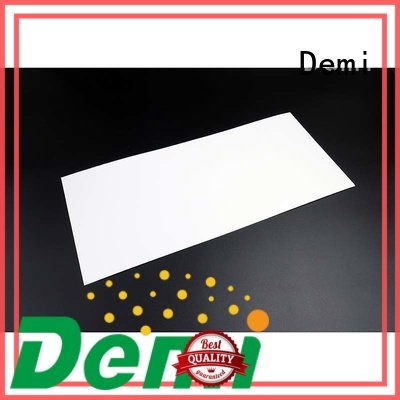 Demi design absorbent food pad to absorb excess oil for cut fish fillets